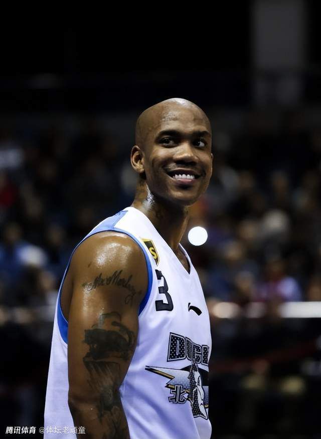 ”前瞻NBA常规赛前瞻：休斯顿火箭VS印第安纳步行者火箭上一场比赛在客场以106-104险胜鹈鹕，球队在经历一波连败之后，近况有所回暖，拿下2连胜，与鹈鹕的比赛中，阿尔佩伦-申京出战38分钟，砍下37分11篮板6助攻1抢断1盖帽，带领球队取胜，贾巴里-史密斯二世也有26分11篮板的两双数据进账，其他球员虽然只有弗雷德-范弗利特上双，但全队10人上场全都有得分进账；本场比赛火箭是主场作战，球队本赛季在主场的战斗力非常强劲，目前主战14场比赛取得12场胜利。